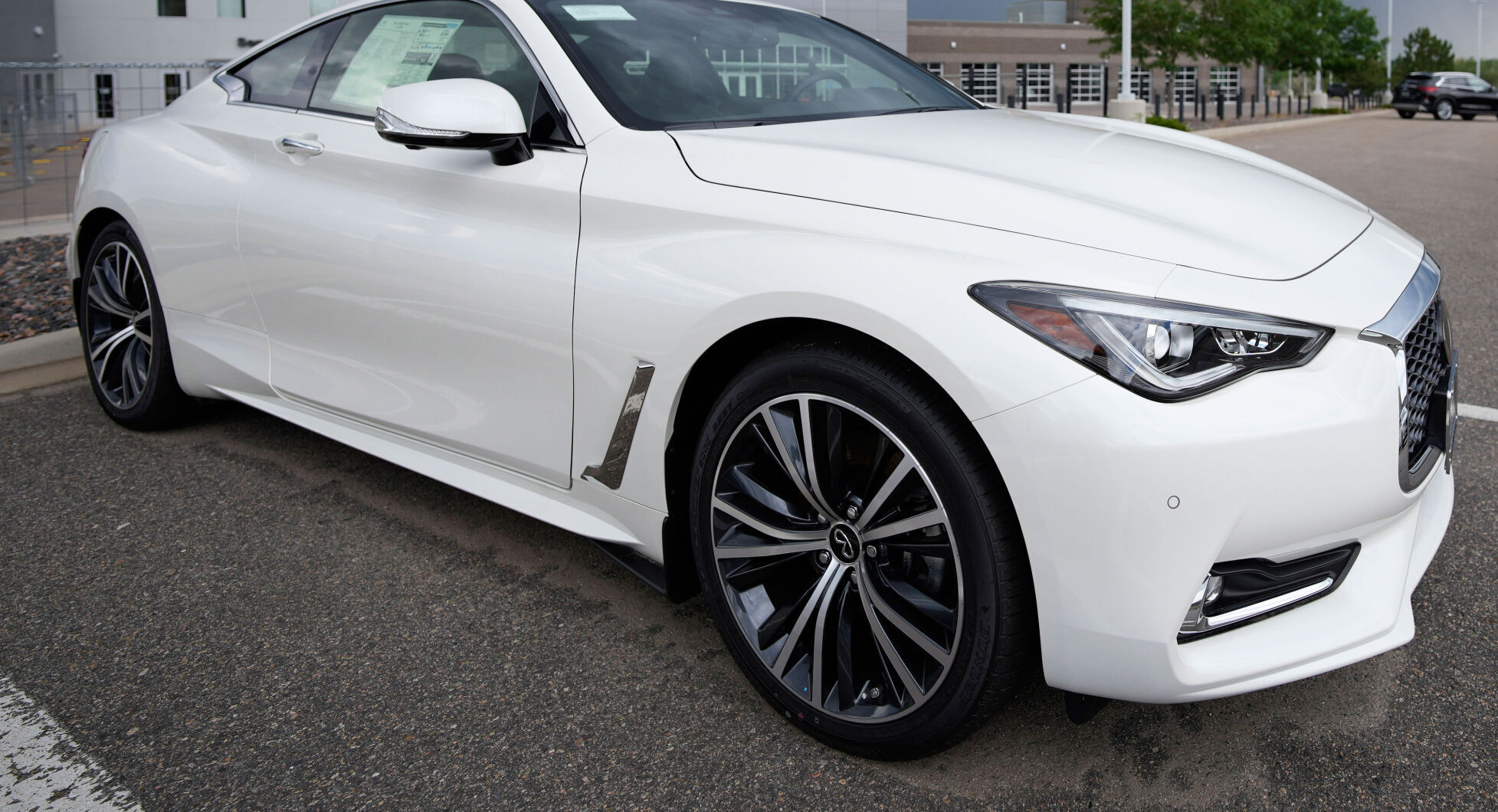 Infiniti Q60